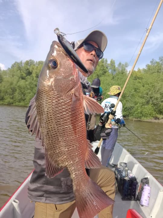 Aten Boat Charter - Image 2